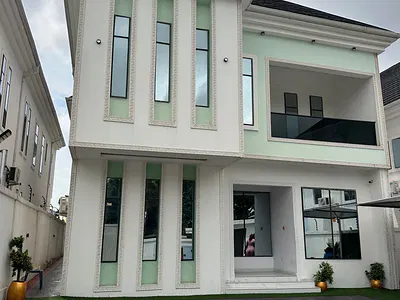 Exquisitely Fully Furnished 5-Bedroom Detached House with BQ