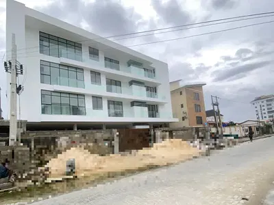 Fully Serviced 2 Bedroom Apartment + Elevator, Pool, Gym, Concierge