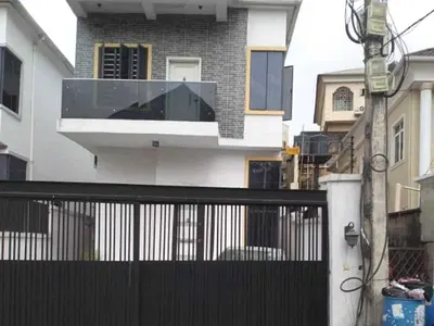 Lovely Smart 5 Bedroom Duplex in a Serene Environment