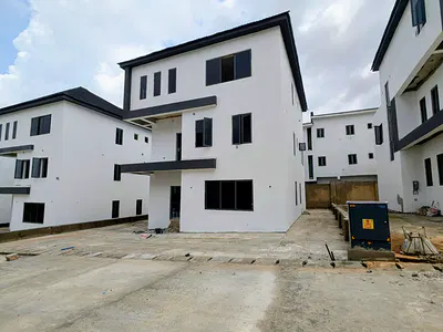 Newly Built Spacious 5bedroom Detached Duplex