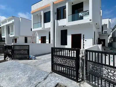 Lovely 4 Bedroom Semi-Detached Duplex with Modern Features