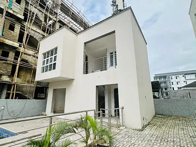 2 Bedroom Apartment with Swimming Pool, Gym & Elevator.