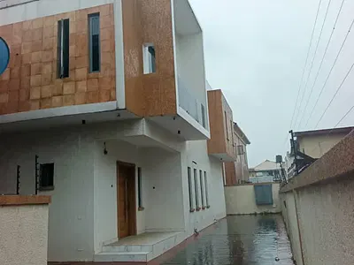 Newly Built 4 Bedroom Fully Detached Duplex with BQ