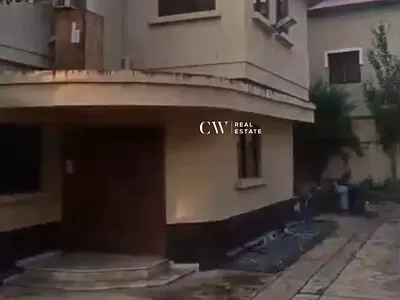 8 Bedroom Detached House in VI
