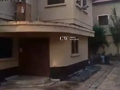 8 Bedroom Detached House in VI