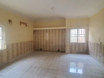 *suerluxury 1bedroom Flat on the G-Floor*