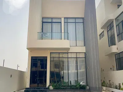 Exquisite 5 Bedroom Detached Duplex