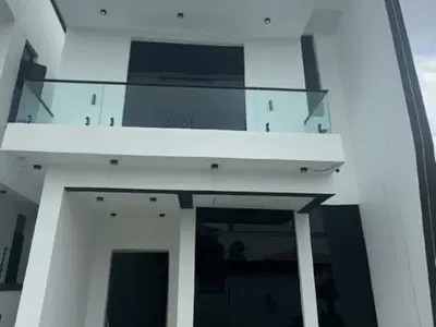Luxury 5bedroom Fully Detached