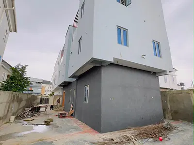 Magnificently Built 6 Bedroom Fully Detached Duplex with a Room BQ