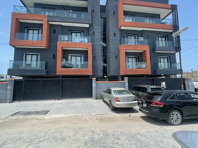 Super Contemporary 2 Bedroom Apartment+ Communal Pool & Gym House