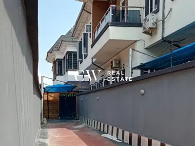 5 Bedroom Detached Duplex with BQ