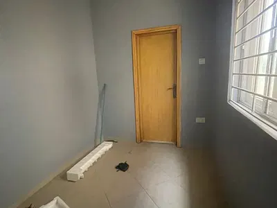 To Let- Self Service Standard and Spacious 3bedroom Apartment