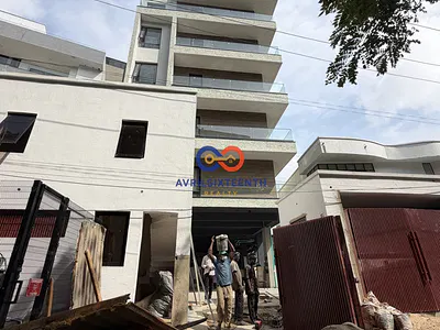 4 Bedroom Maisonette Penthouse with 2 BQ