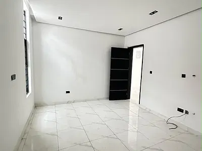 Newly Finished 2 Bedroom Apartment