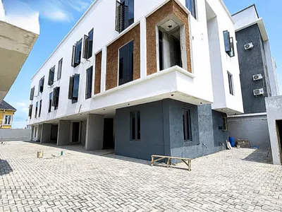 Luxury 3 & 4 Bedroom Terrace with BQ