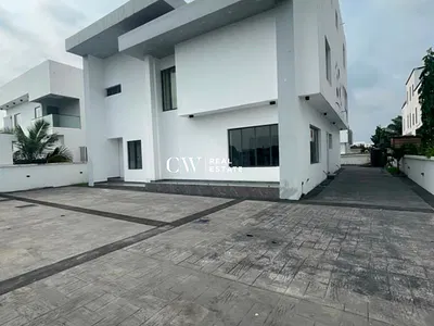 5 Bedroom Detached Duplex with BQ in Ajah