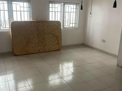 Spacious 2 Bedroom Flat Serviced