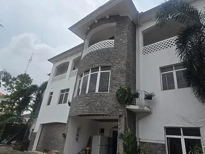 Spacious 5 Bedroom Fully Detached Duplex