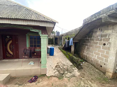 6 Unit of 1 Bedroom with 3 Shop Outside Available for Inspection