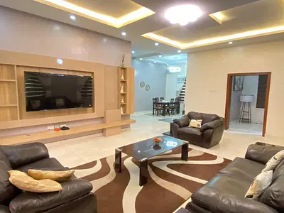 For Lease Fully Furnished 5 Bedroom Detached House with a Room BQ