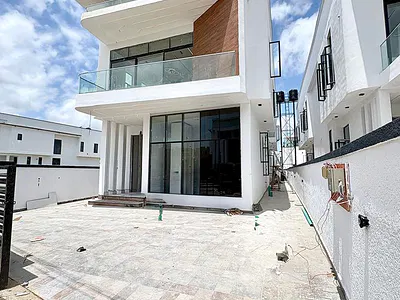 5 Bedroom Fully Detached Duplex
