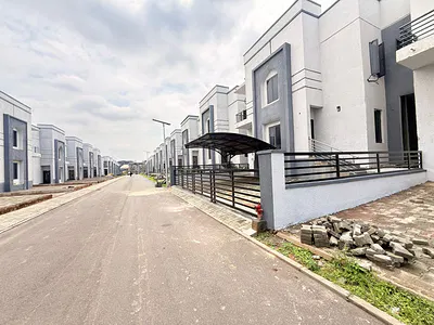 Beautiful 4 Bedroom Semi Detached Duplex, BQ