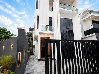 6 Bedroom Fully Duplex