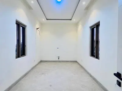 5-Bedroom Semi-Detached House with BQ