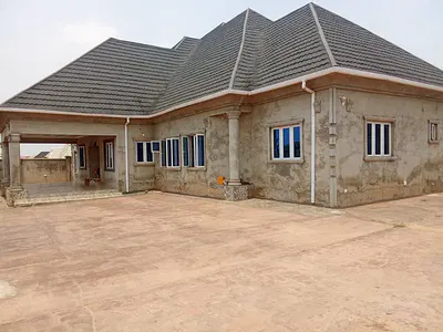 5 Bedroom Modern Bungalow