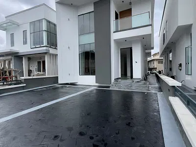 New Listing - 5 Bedroom Fully Detached Duplex