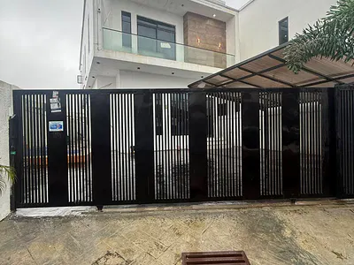 Luxury 5 Bedroom Detached Duplex with Swimming Pool
