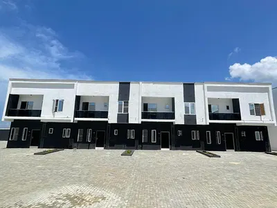 Luxury Crafted 3 Bedroom Terraced Duplex with Solar