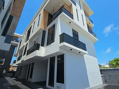 4 Bedroom Terrace