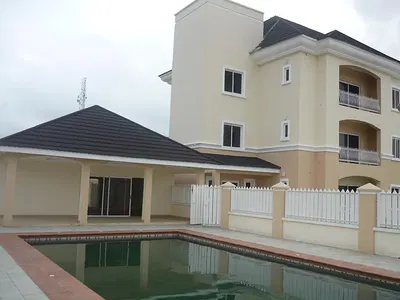Well-Maintained 2-Bedroom Flat with a BQ*