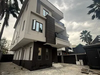 Luxuriously Finished 4 Bedroom Fully Detached Duplex with BQ