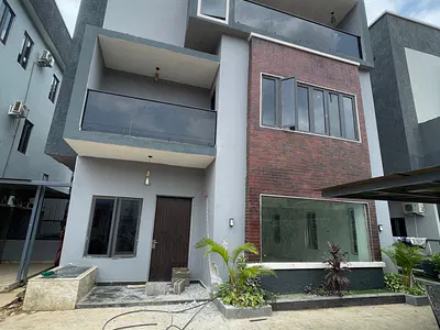 Detached 4 Bedrooms Duplex with BQ