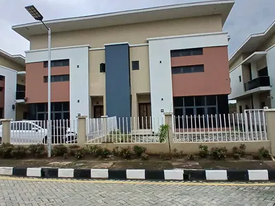 Newly Built 4 Bedrooms Semi Detarched