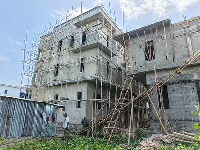 Distress 4 Bedroom Terrace Duplex on Two Floors with Swim Pool