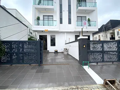 5 Bedroom Semi Detached with BQ