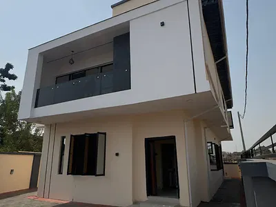 4 Bedroom Duplex