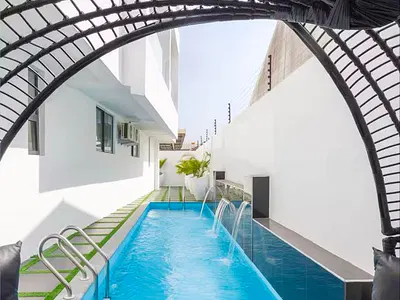 *lavender* -- Stylish 2 Bedroom Apartment