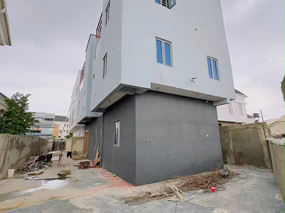 Magnificently Built 6 Bedroom Fully Detached Duplex with BQ
