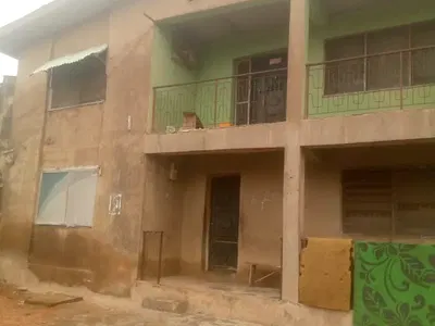 4 Units of 3 Bedroom Flat Needs Renovation