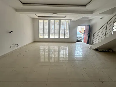 5 Bedroom Duplex with a Room BQ