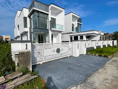 Newly Built Luxury Finished 5 Bedroom Detached House with Pool and BQ