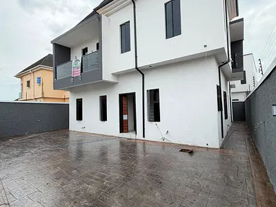 Well Finished 5 Bedrooms Detached Duplex with BQ