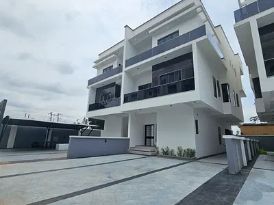 Stunning 5-Bedroom Detached Duplex with a Rooms Boy's Quarter