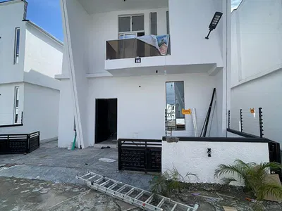 Comfortable 3 Bedroom Fully Detached Duplex