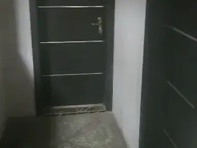 Decent 2 Bedroom Apartment (Upstairs)