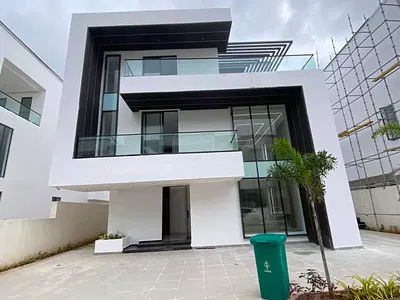 Luxury 5 Bed Exclusive House with BQ, Pool, Cinema & Fre Electric Car